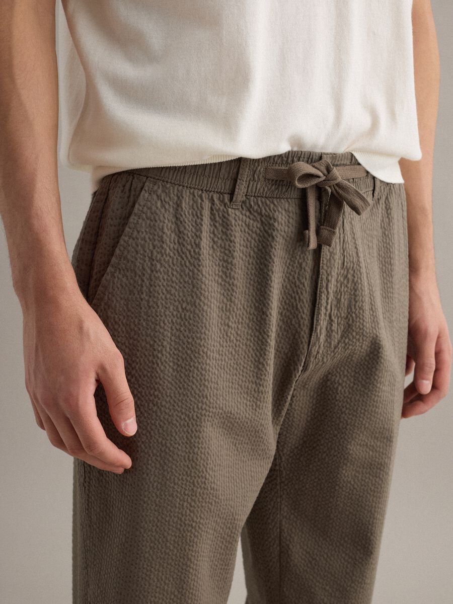 Brown stretch cotton regular fit chino trousers_3