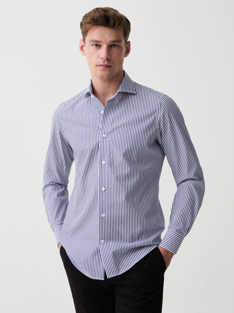 Slim-fit easy-iron shirt with stripes_1