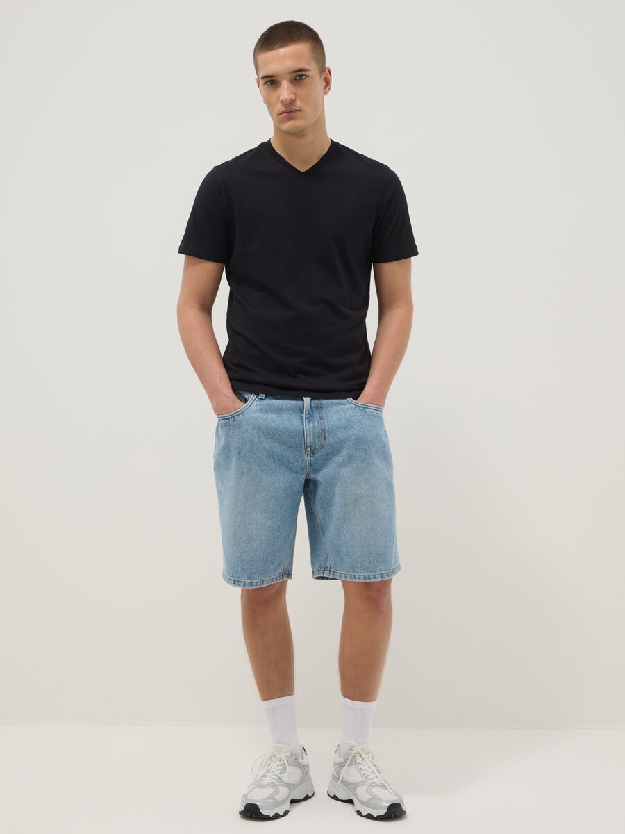 Black pure cotton regular fit V-neck t-shirt_2