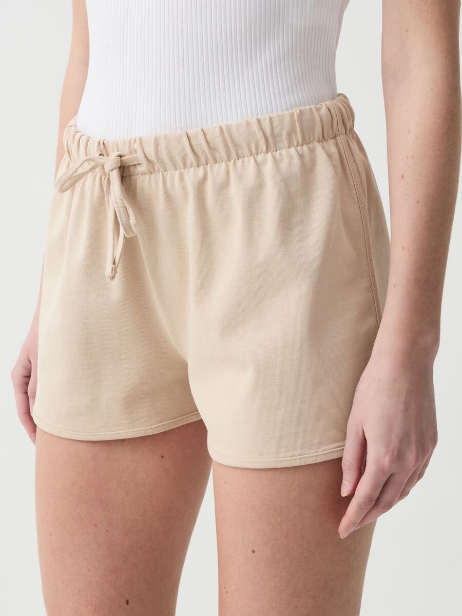 Shorts Essential de algodón con cordón_1