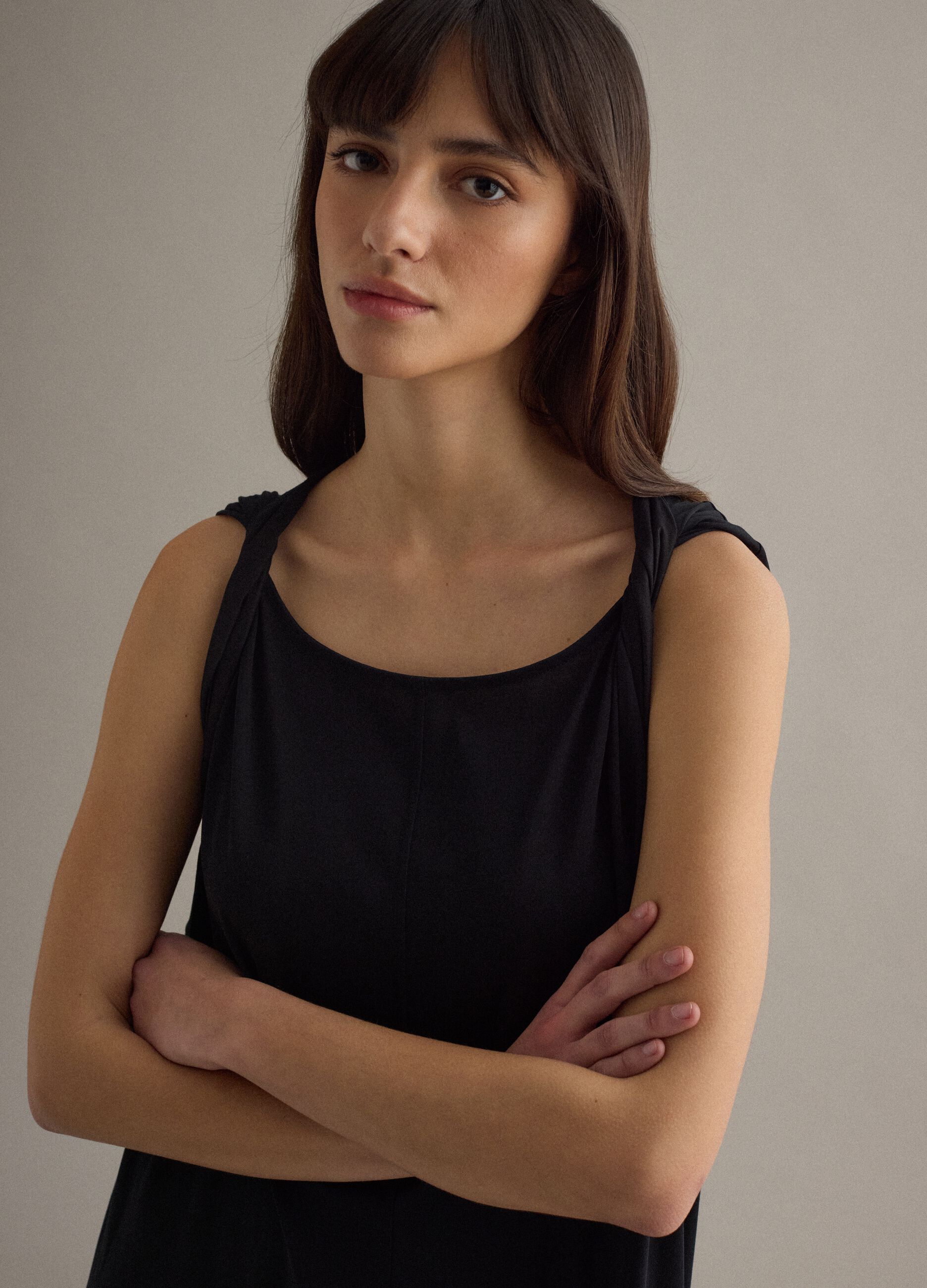 Vestido comprido preto em mistura de algod&atilde;o, corte regular