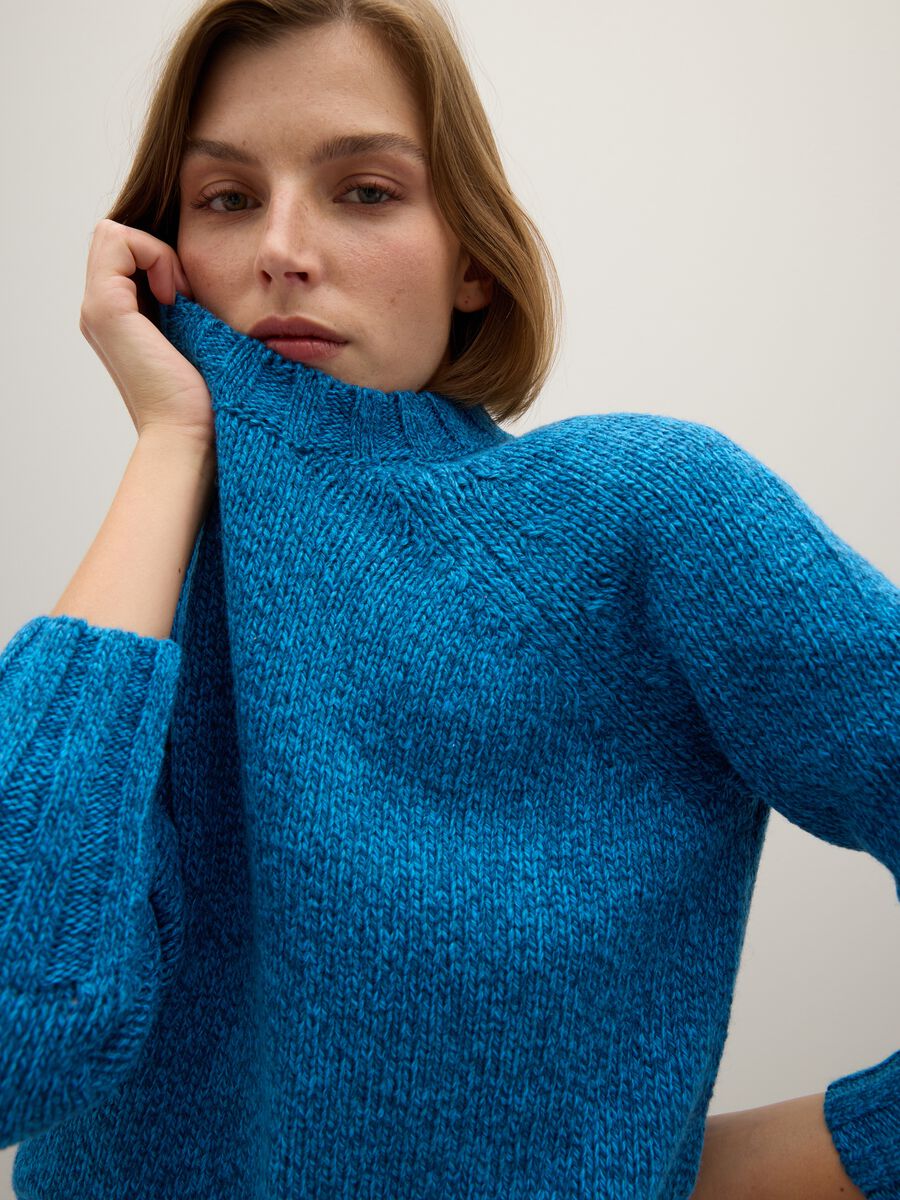 Blue pullover with round neck and jersey knit_0