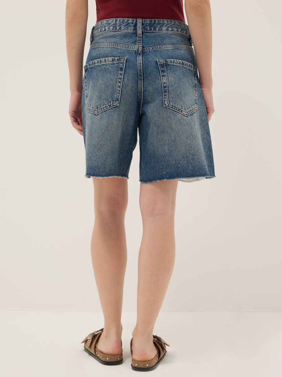 Reine Baumwoll-Denim-Shorts in Blau mit Straight Fit_2