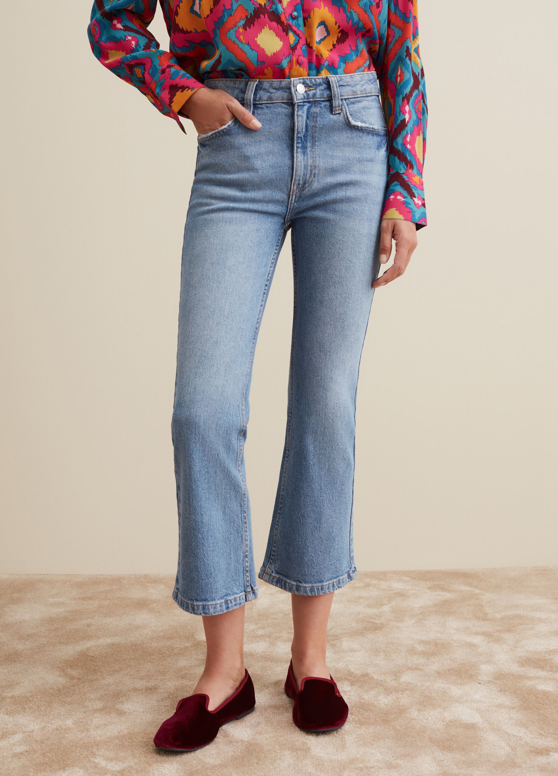 Flare-fit cropped jeans_1