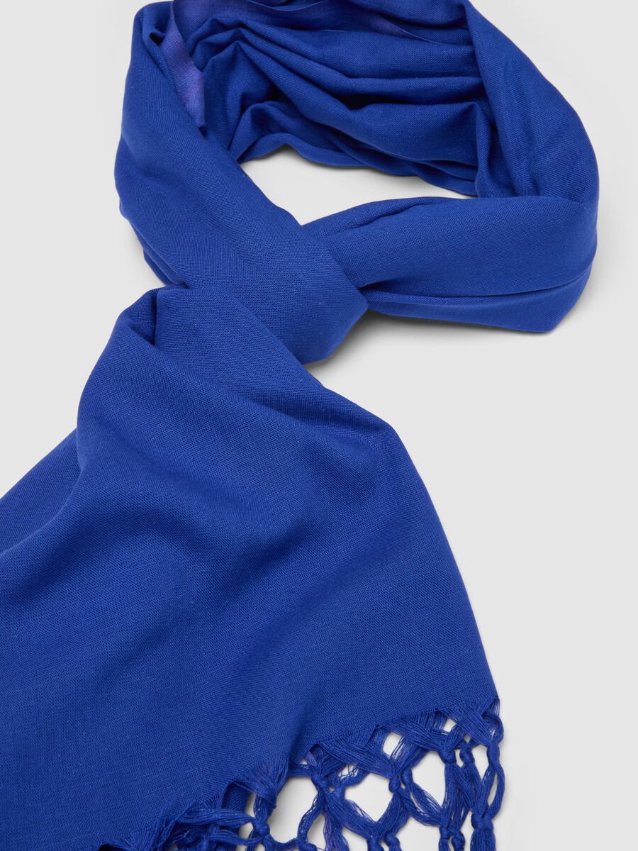 Blue viscose-linen blend scarf with fringes_1
