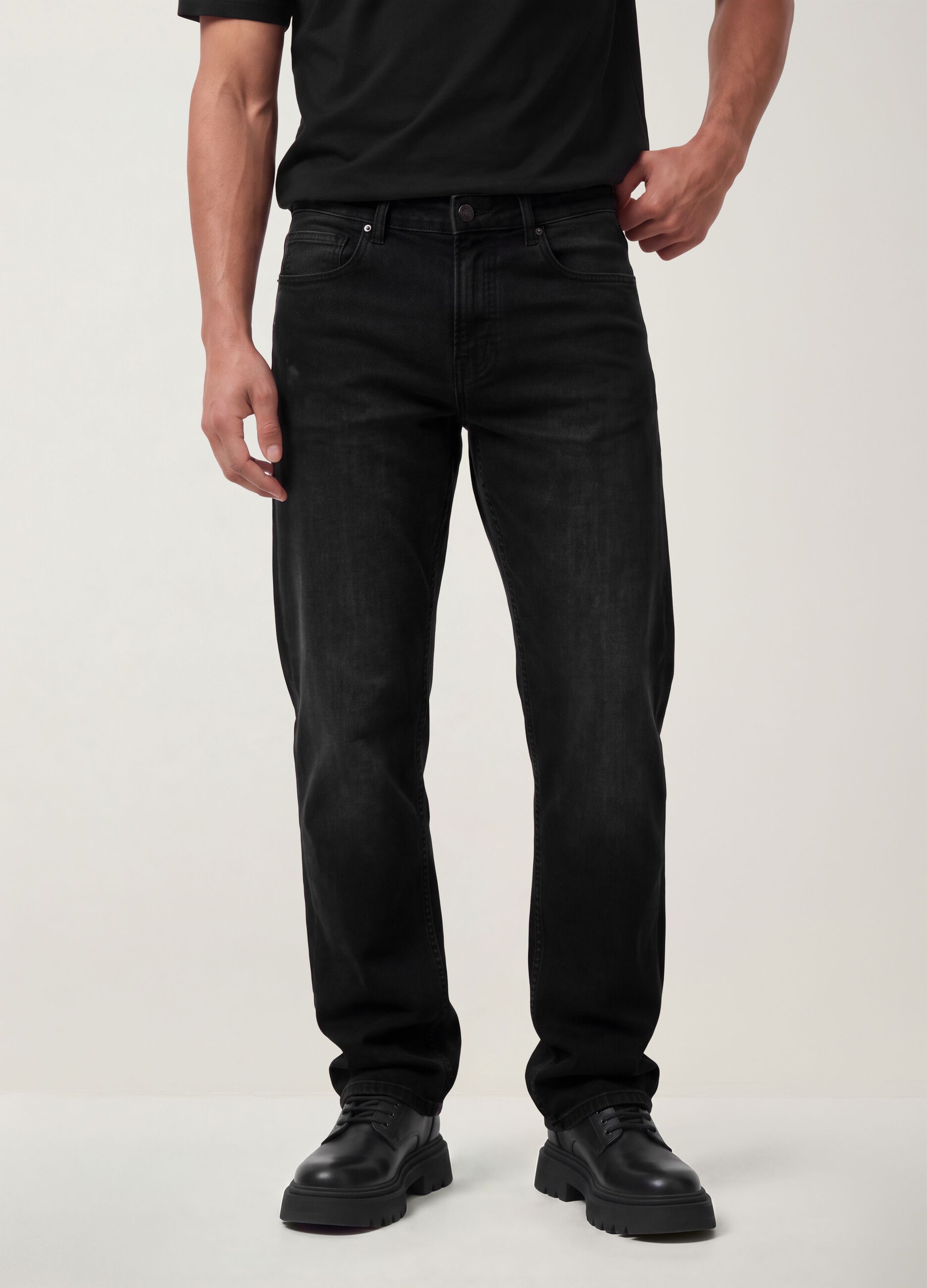 Schwarze Comfort-Fit-Jeans aus Stretch-Baumwolle