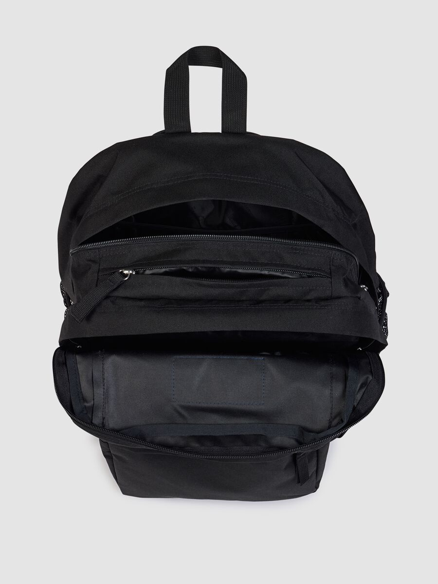 Zaino nero con tasche esterne_5