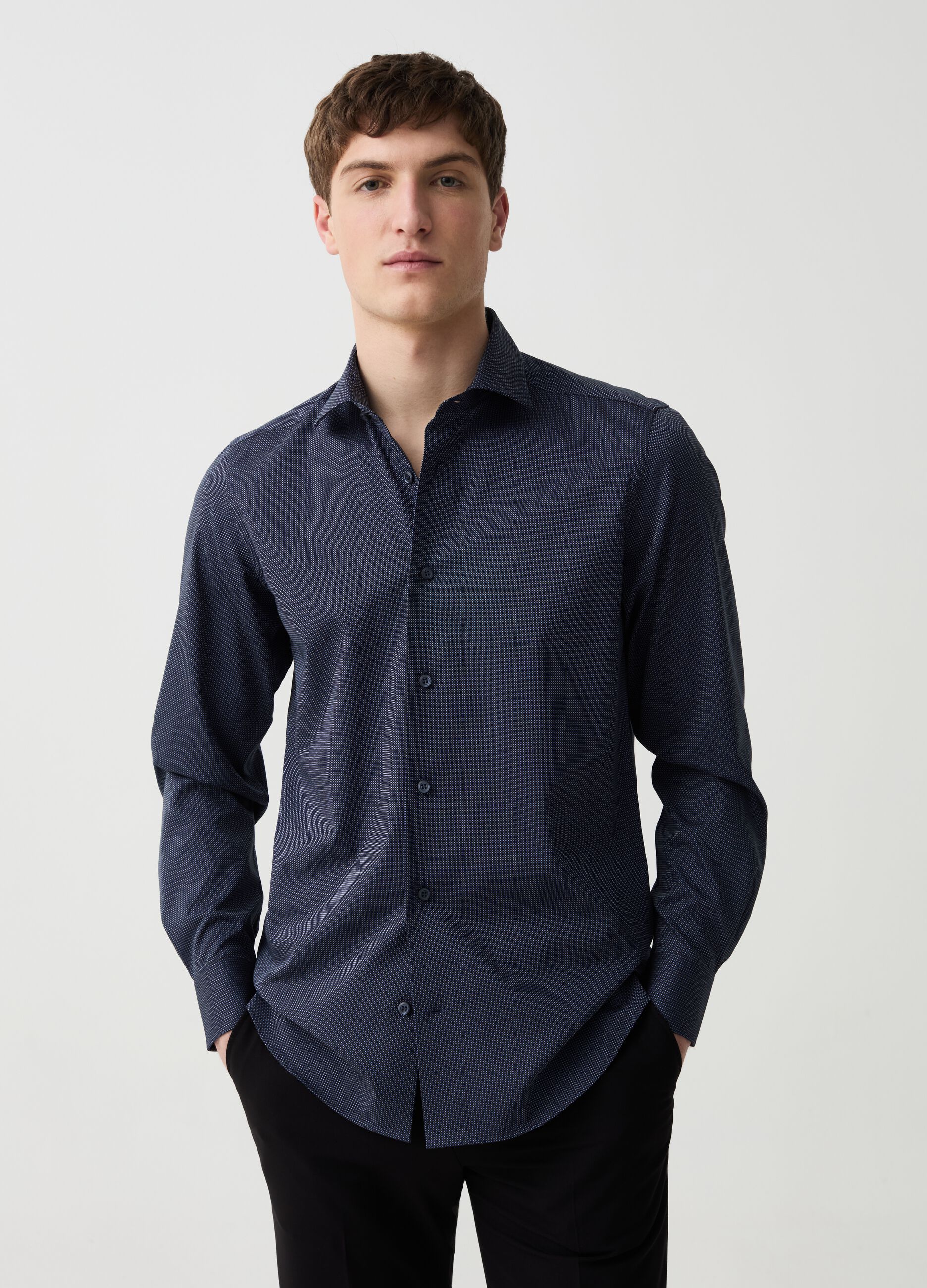 Slim-fit easy-iron shirt with micro pattern