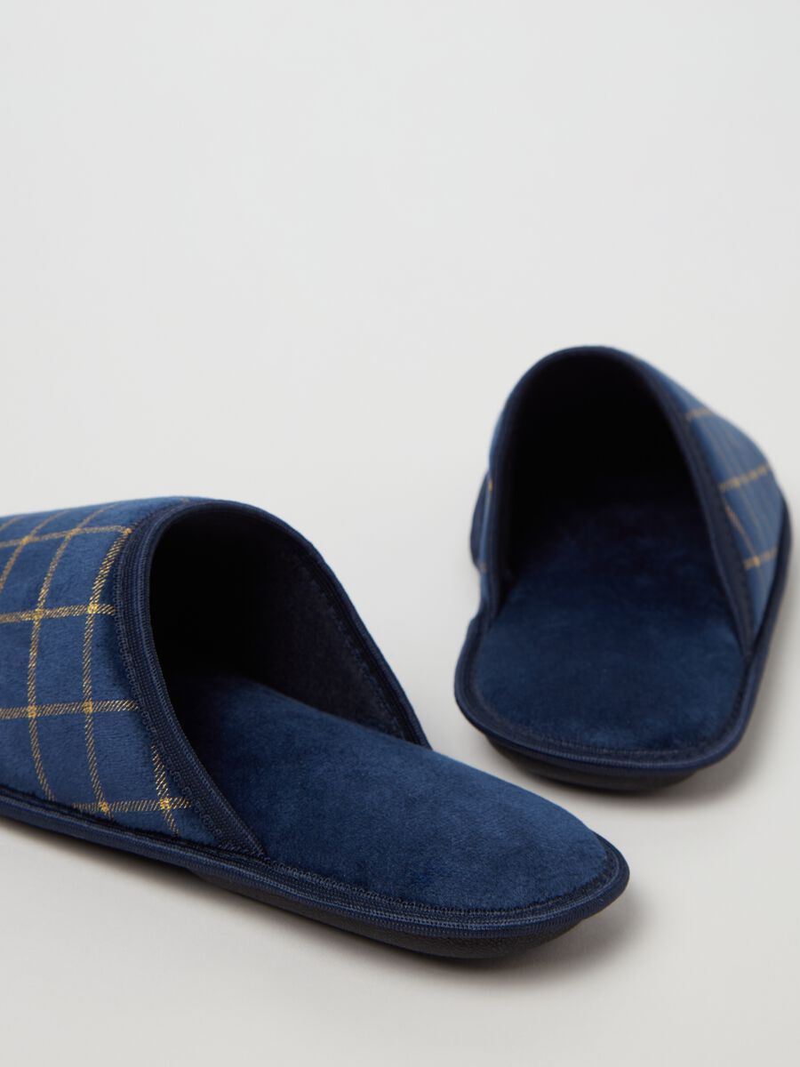 Slippers with chequered print_2