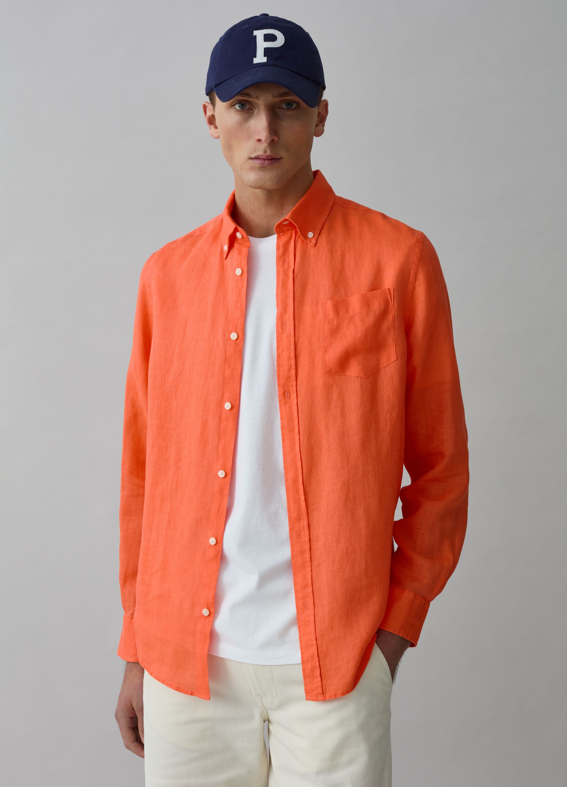 Regular-fit shirt with button-down collar in linen