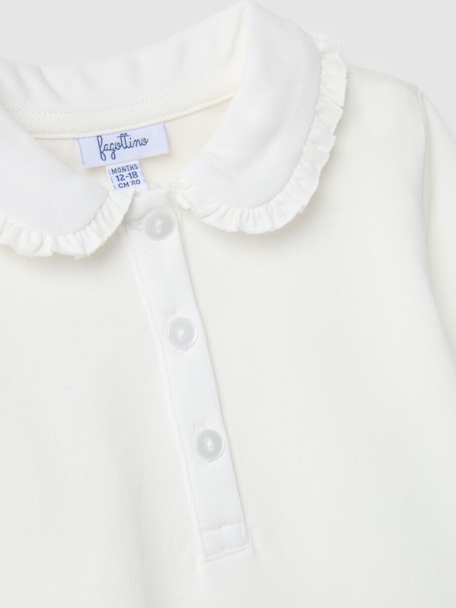 White polo with ruffles for girls in stretch cotton regular fit_3