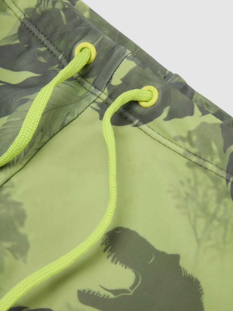 Gr&uuml;ne Stretch-Badehose mit Dino-Print_2