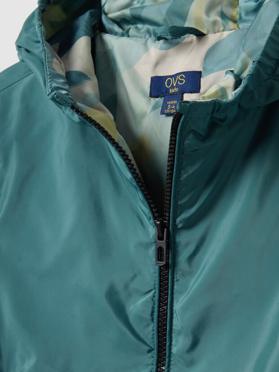 Blaue Jungenjacke mit Rei&szlig;verschluss und Kapuze im Regular Fit_2