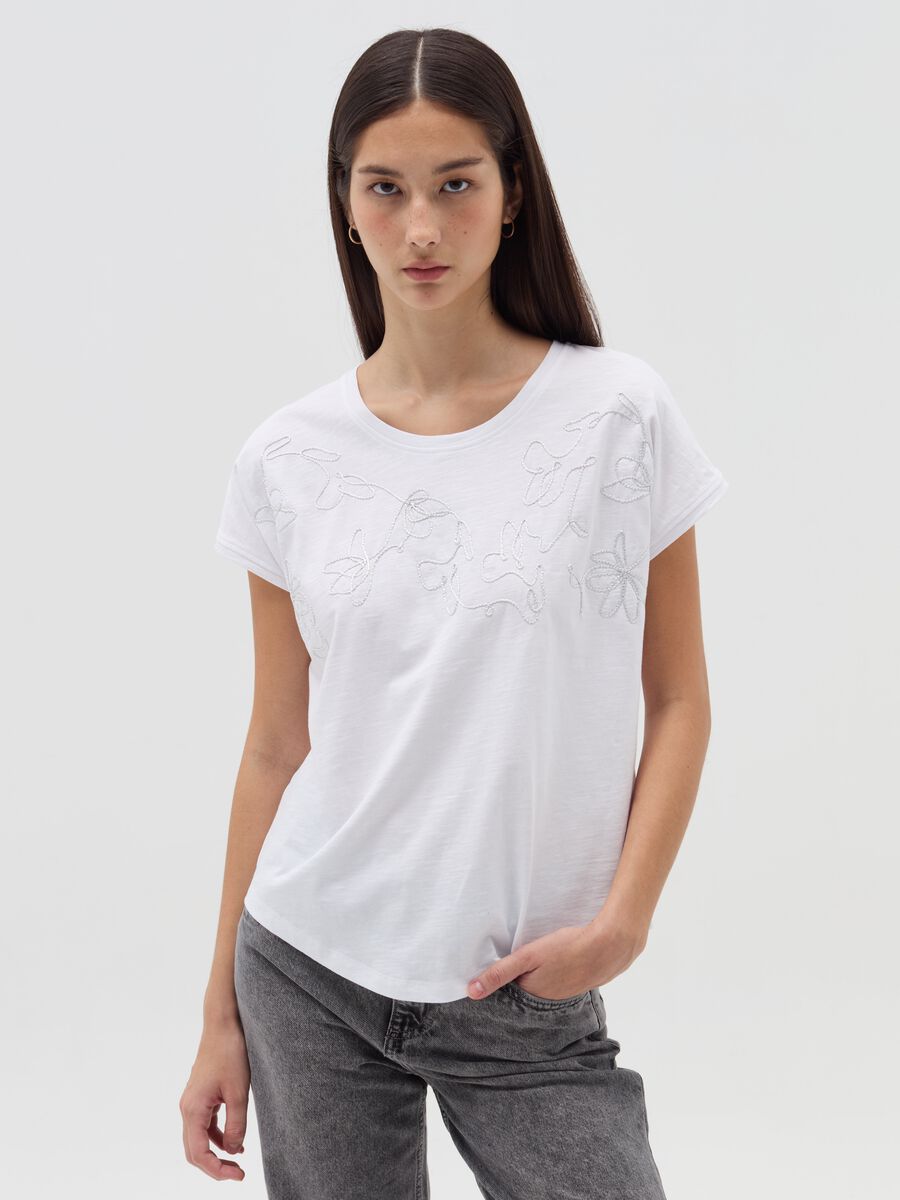 T-shirt with floral embroidery_0