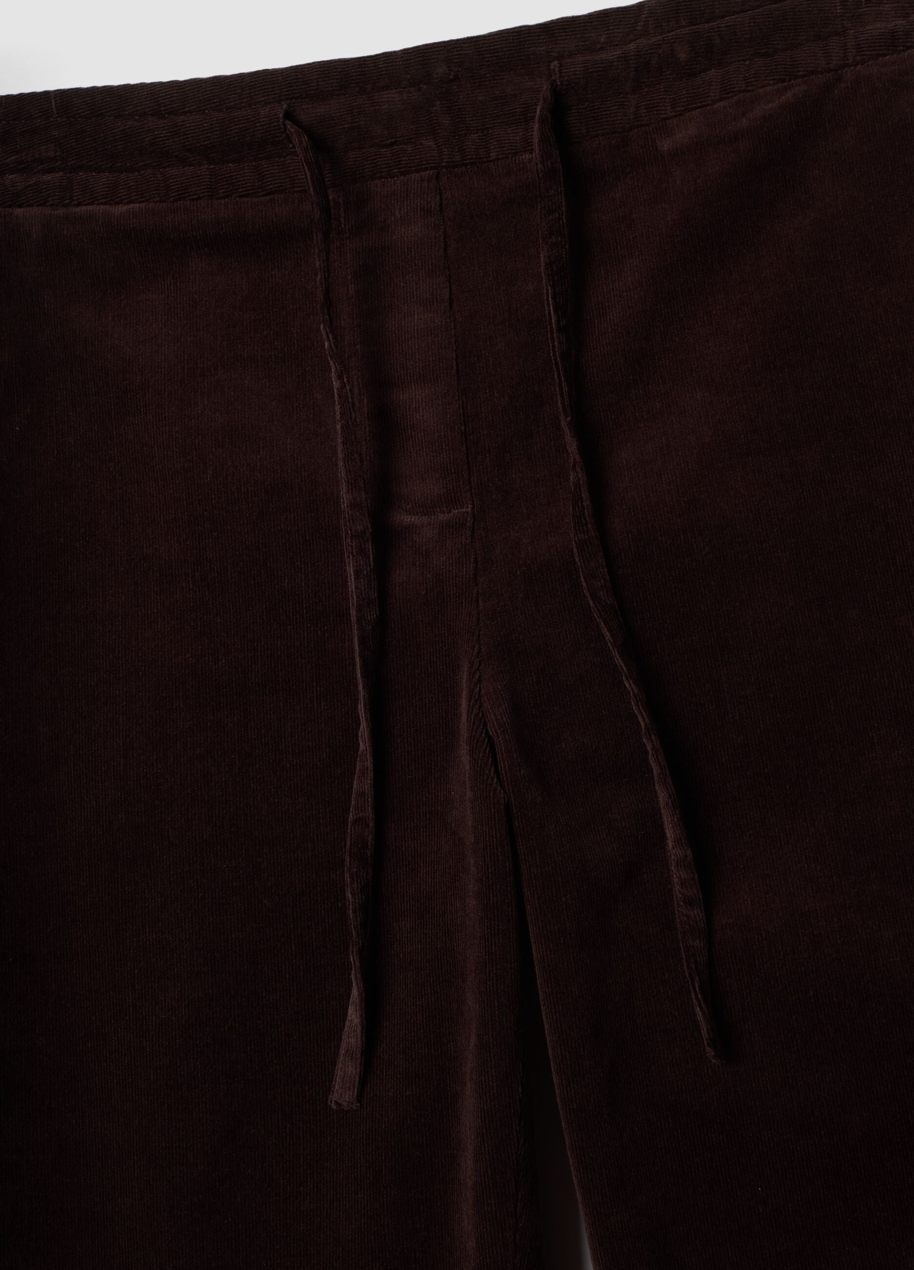 Braune Ripp-Hose aus Stretch-Baumwolle mit elastischem Bund