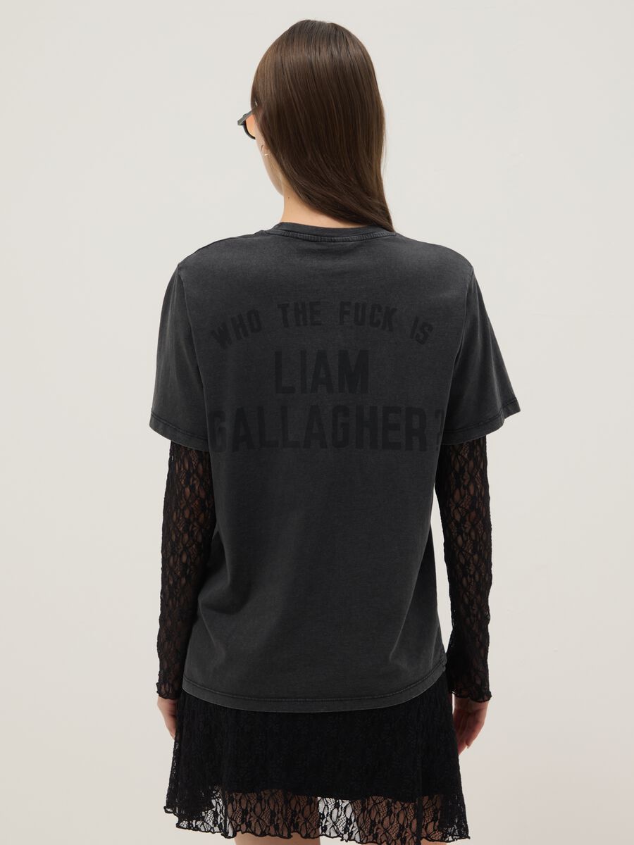 Schwarzes T-Shirt aus reinem Baumwolle mit normalem Oversize-Schnitt_4