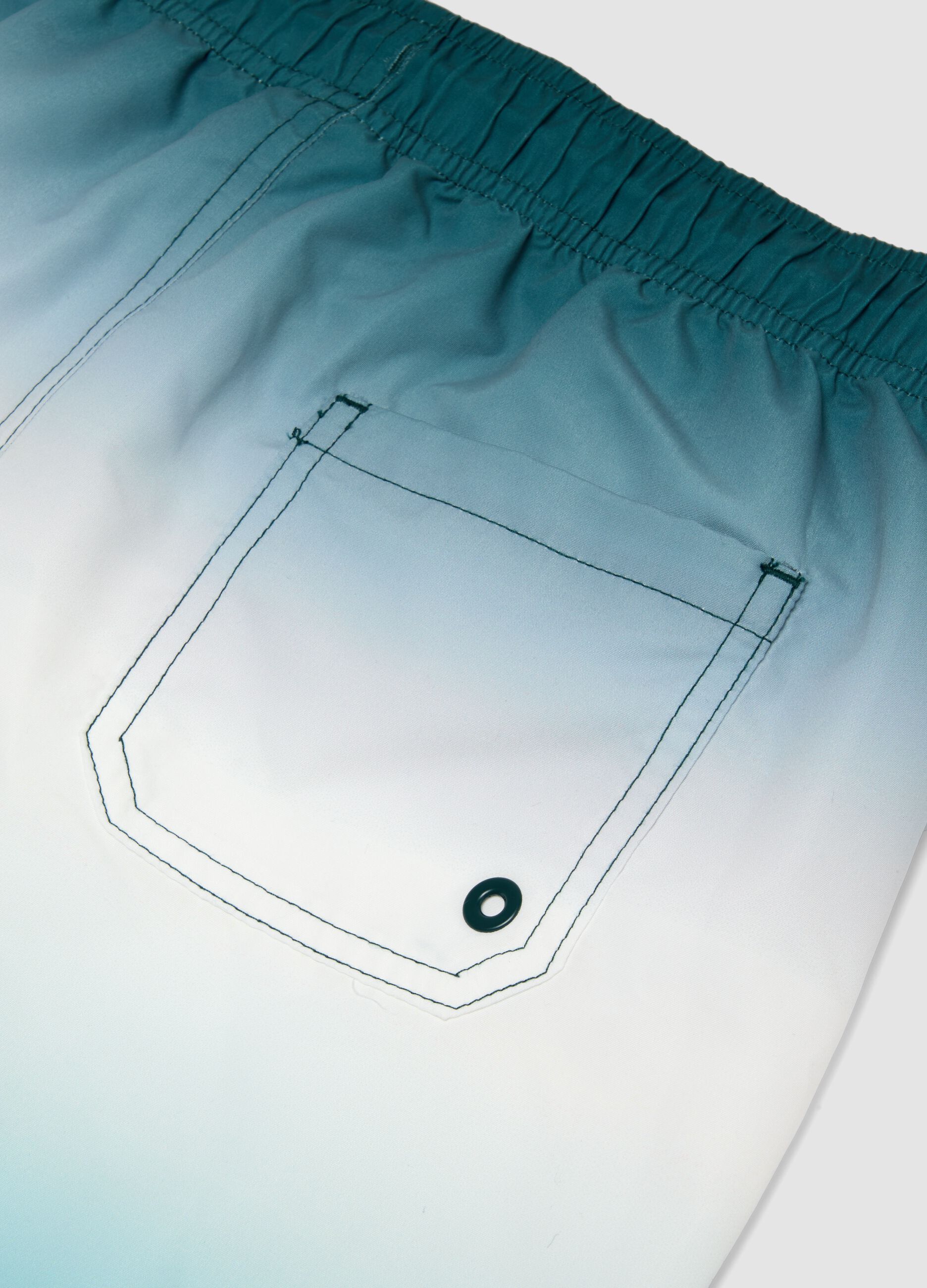 &Pi;&alpha;&iota;&delta;&iota;&kappa;ό &mu;&pi;&lambda;&epsilon; &mu;&alpha;&gamma;&iota;ό &sigma;&omicron;&rho;&tau;&sigmaf; &mu;&epsilon; &nu;&tau;&epsilon;&gamma;&kappa;&rho;&alpha;&nu;&tau;έ &kappa;&alpha;&iota; &kappa;&omicron;&rho;&delta;ό&nu;&iota;