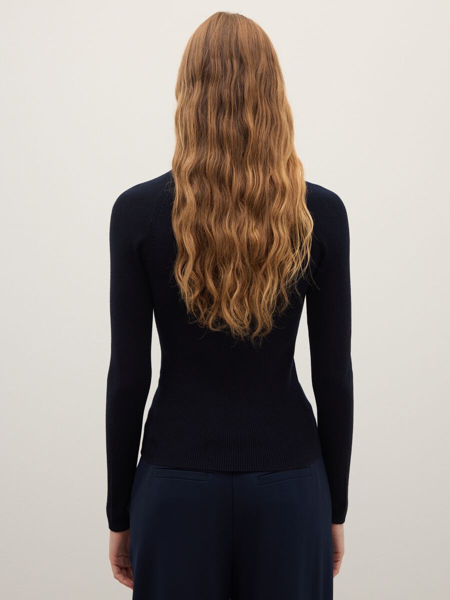 Fitted Blue Pullover_3