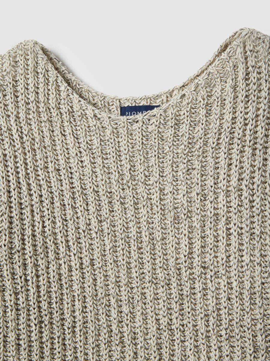 Maglione in misto cotone beige regular fit intrecciato con collo a barca_1