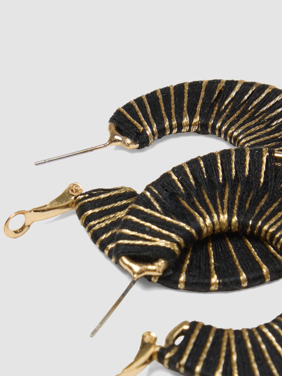 Creolen mit geflochtenen Str&auml;ngen in Schwarz und Gold_2