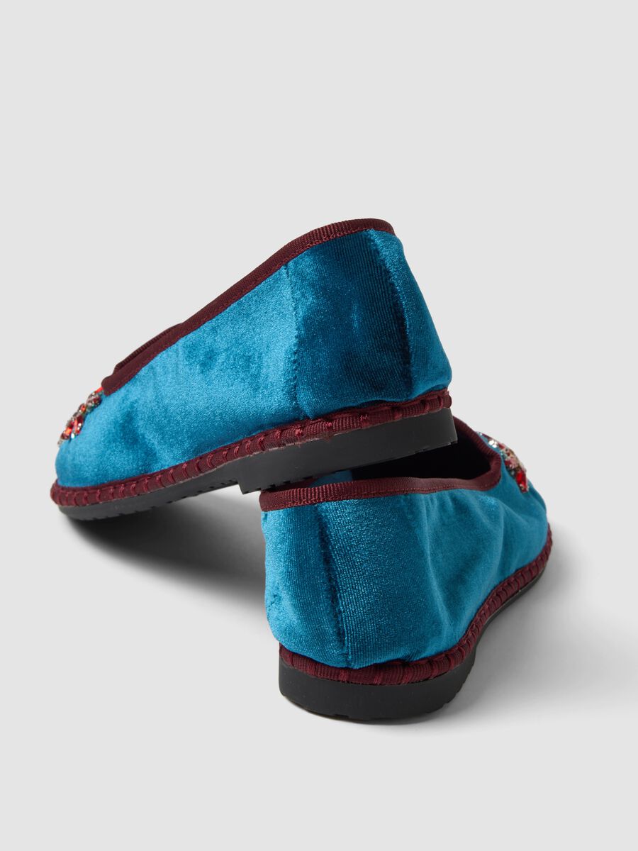 Friulane blu con ricami floreali gioiello_2