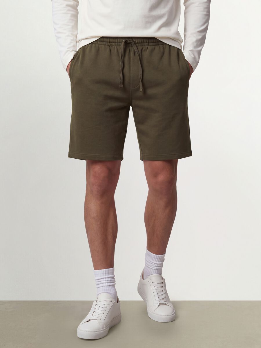 Green cotton-blend shorts with elasticated waist, regular fit_1
