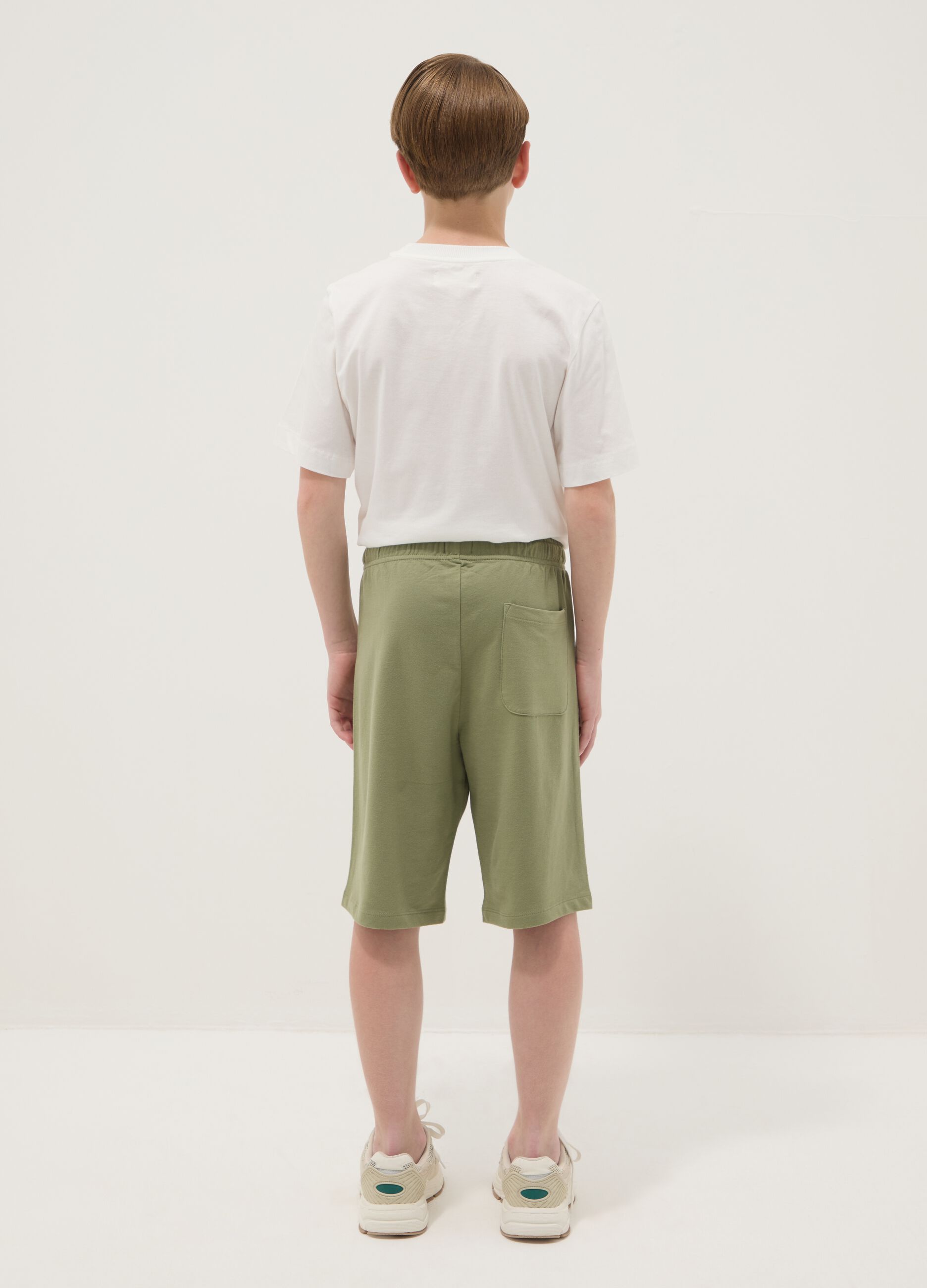 Green pure cotton shorts for boys regular fit