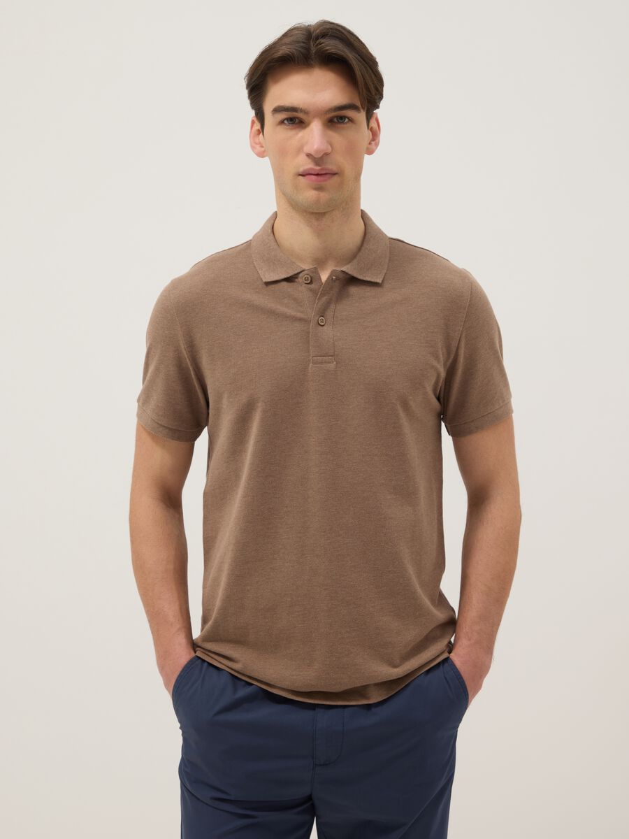 Braunes Poloshirt aus reiner Baumwolle mit kurzen &Auml;rmeln, Regular Fit_1