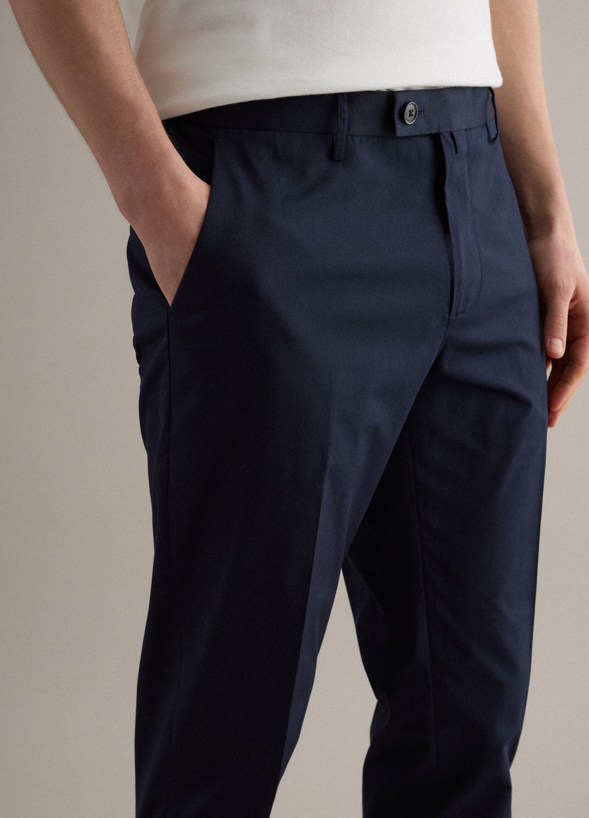 Pantalon bleu en coton stretch coupe regular