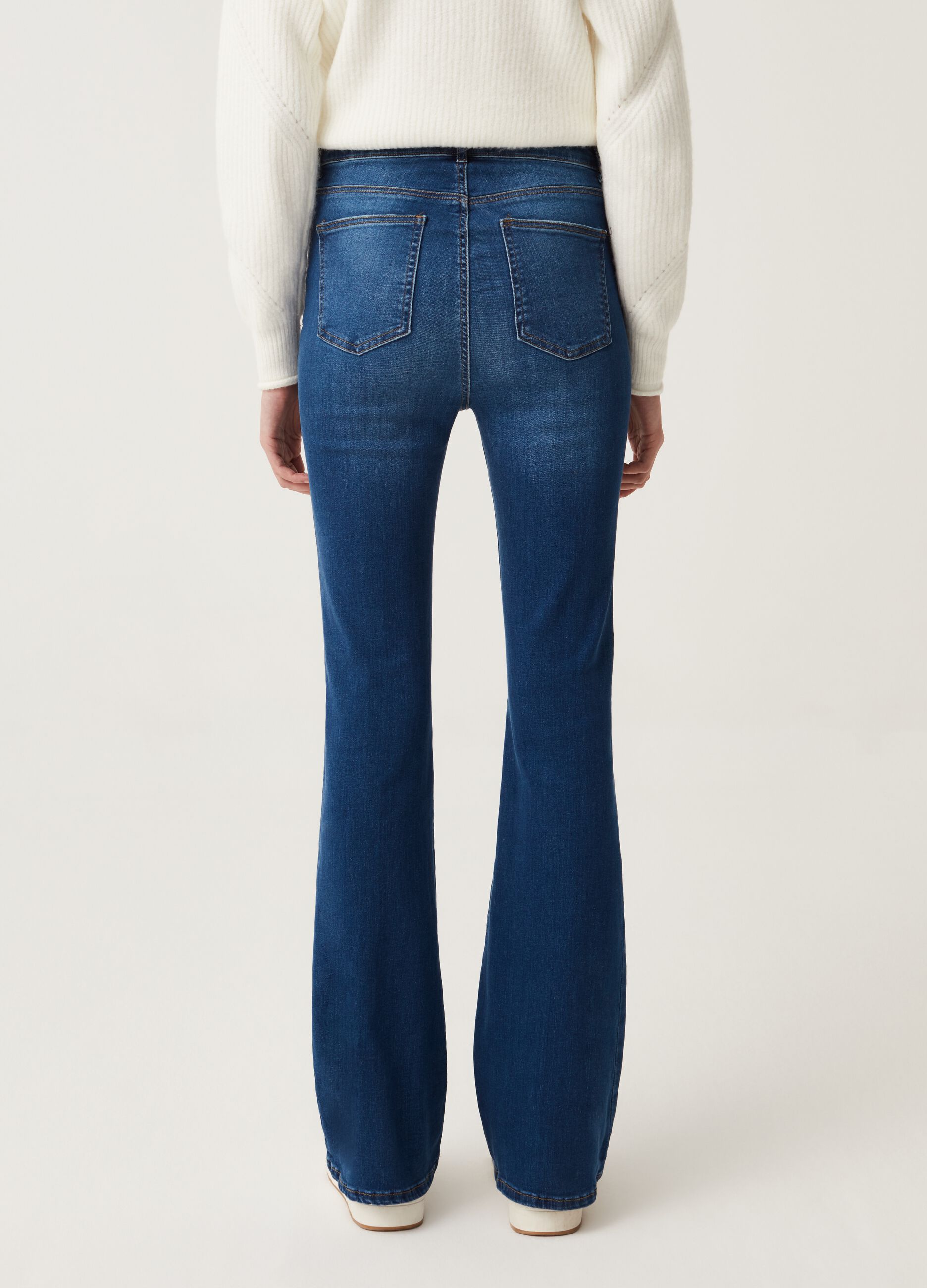 Flare-fit jeans with high rise_2