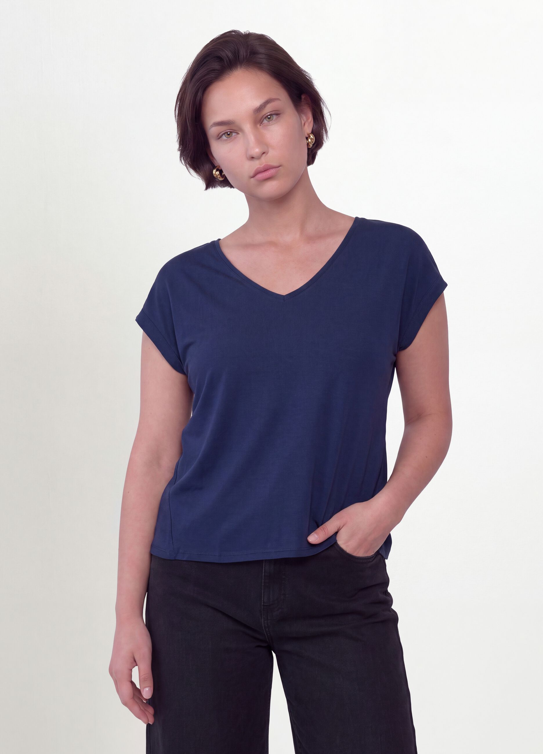 &Mu;&pi;&lambda;&epsilon; T-shirt &alpha;&pi;ό 100% &beta;&iota;&sigma;&kappa;ό&zeta;&eta; &mu;&epsilon; V &nu;&tau;&epsilon;&kappa;&omicron;&lambda;&tau;έ, regular &epsilon;&phi;&alpha;&rho;&mu;&omicron;&gamma;ή