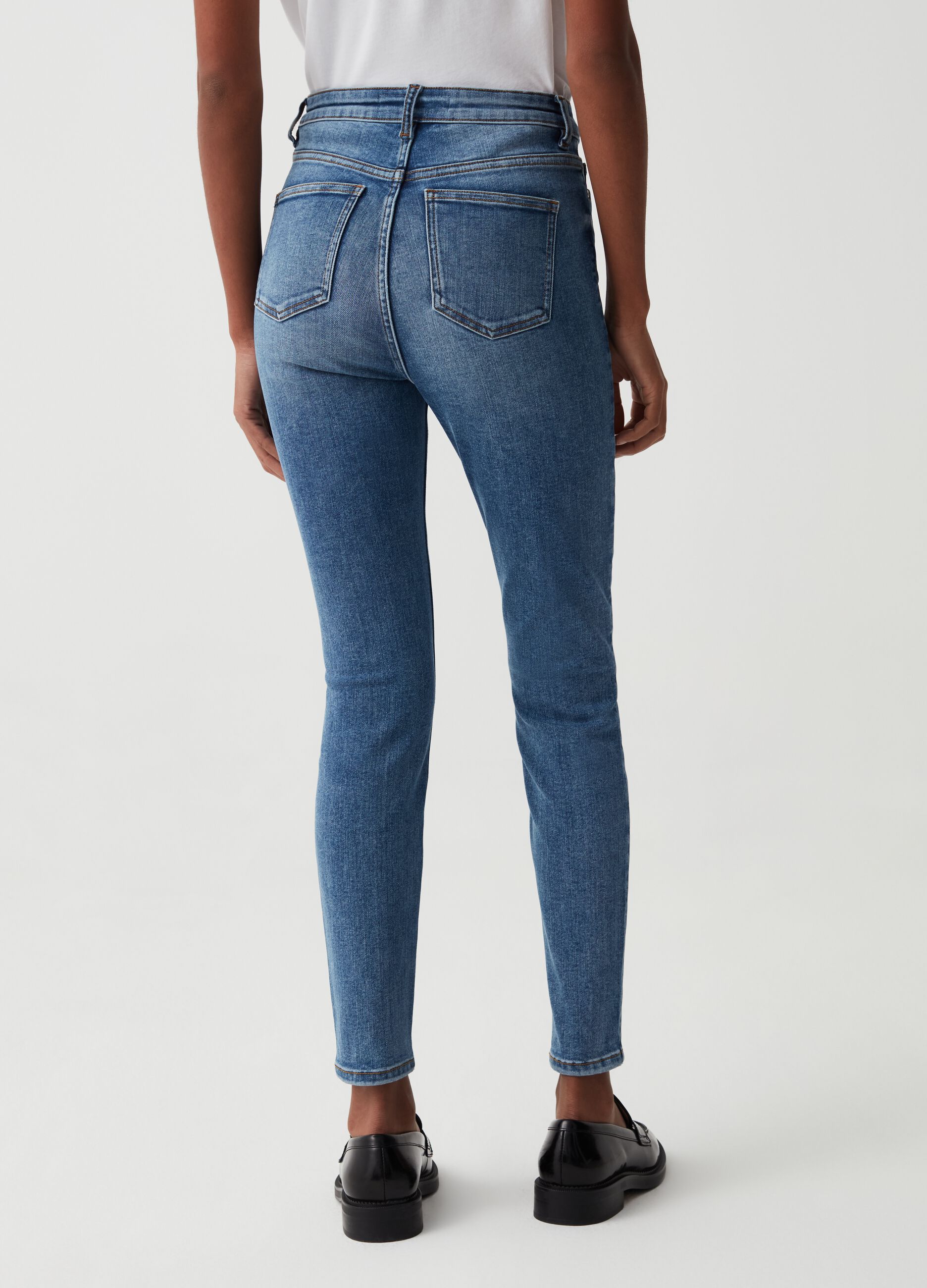 Skinny-fit stretch jeans with five pockets