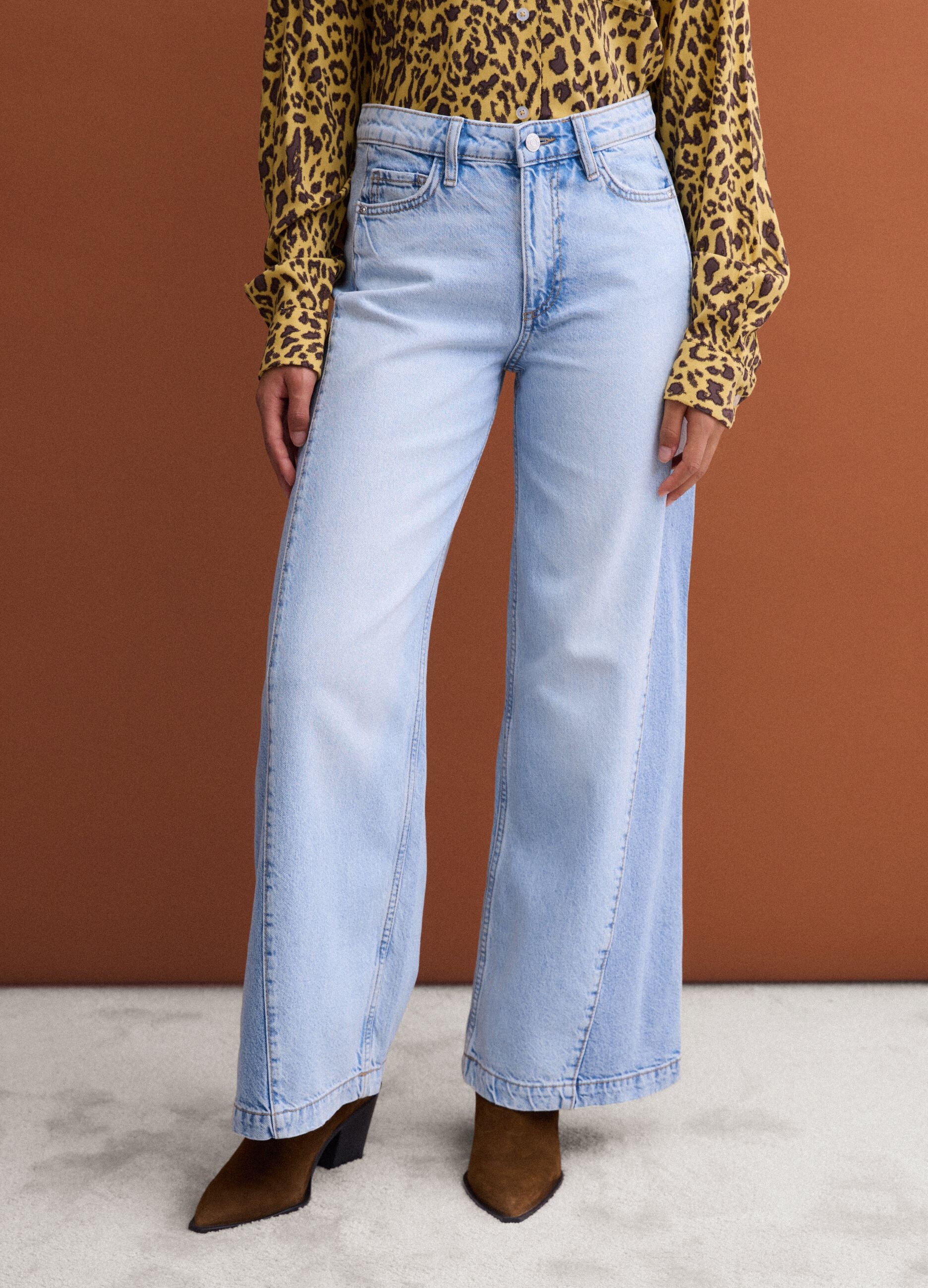 Light blue wide-leg jeans in pure cotton