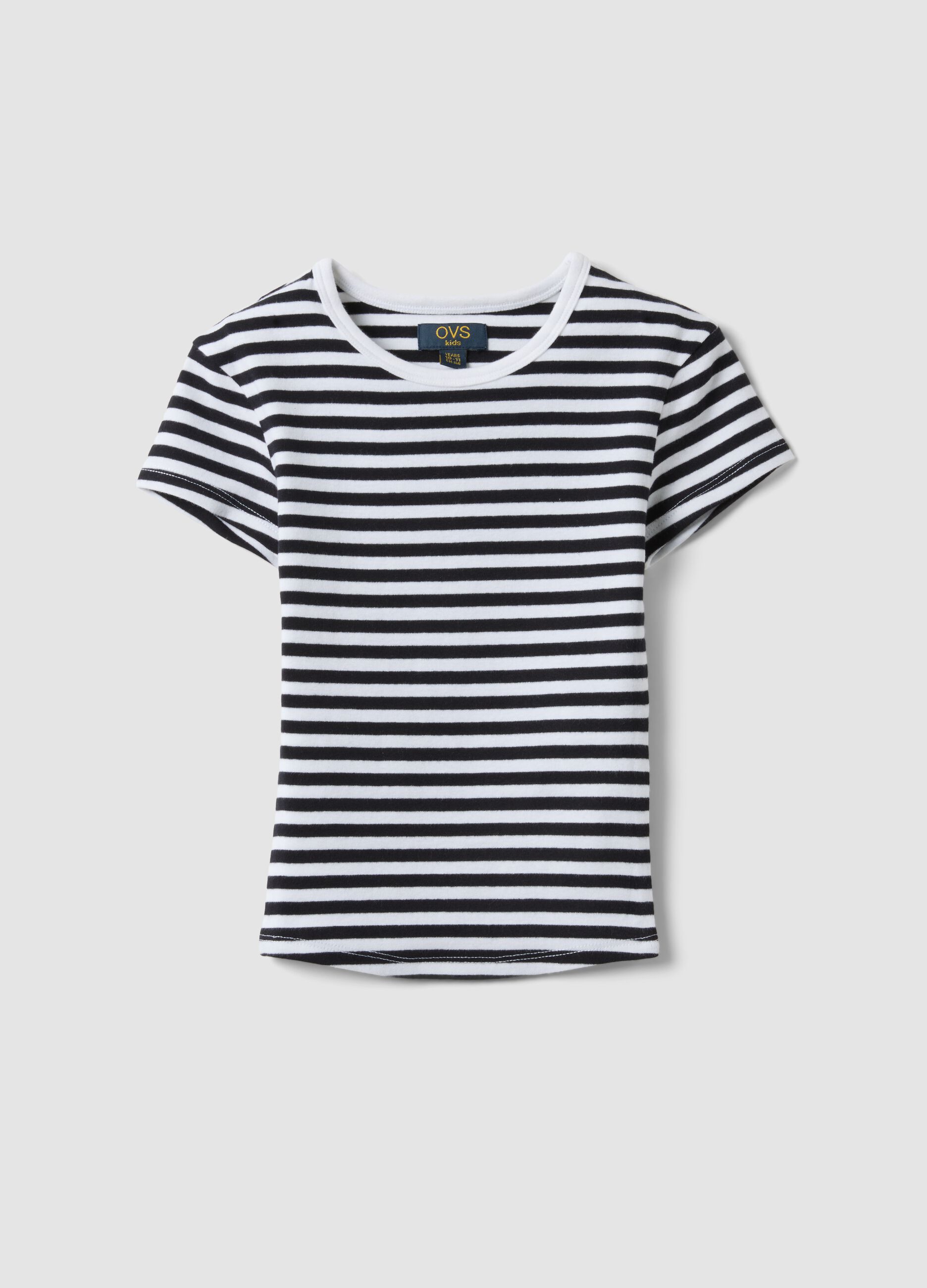 T-shirt fitted in cotone elasticizzato da ragazza a righe multicolor