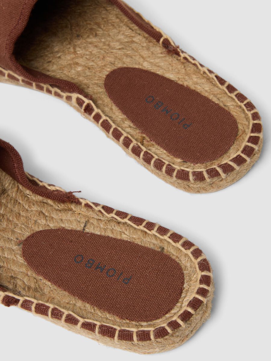 Brown espadrille-style sandals_2