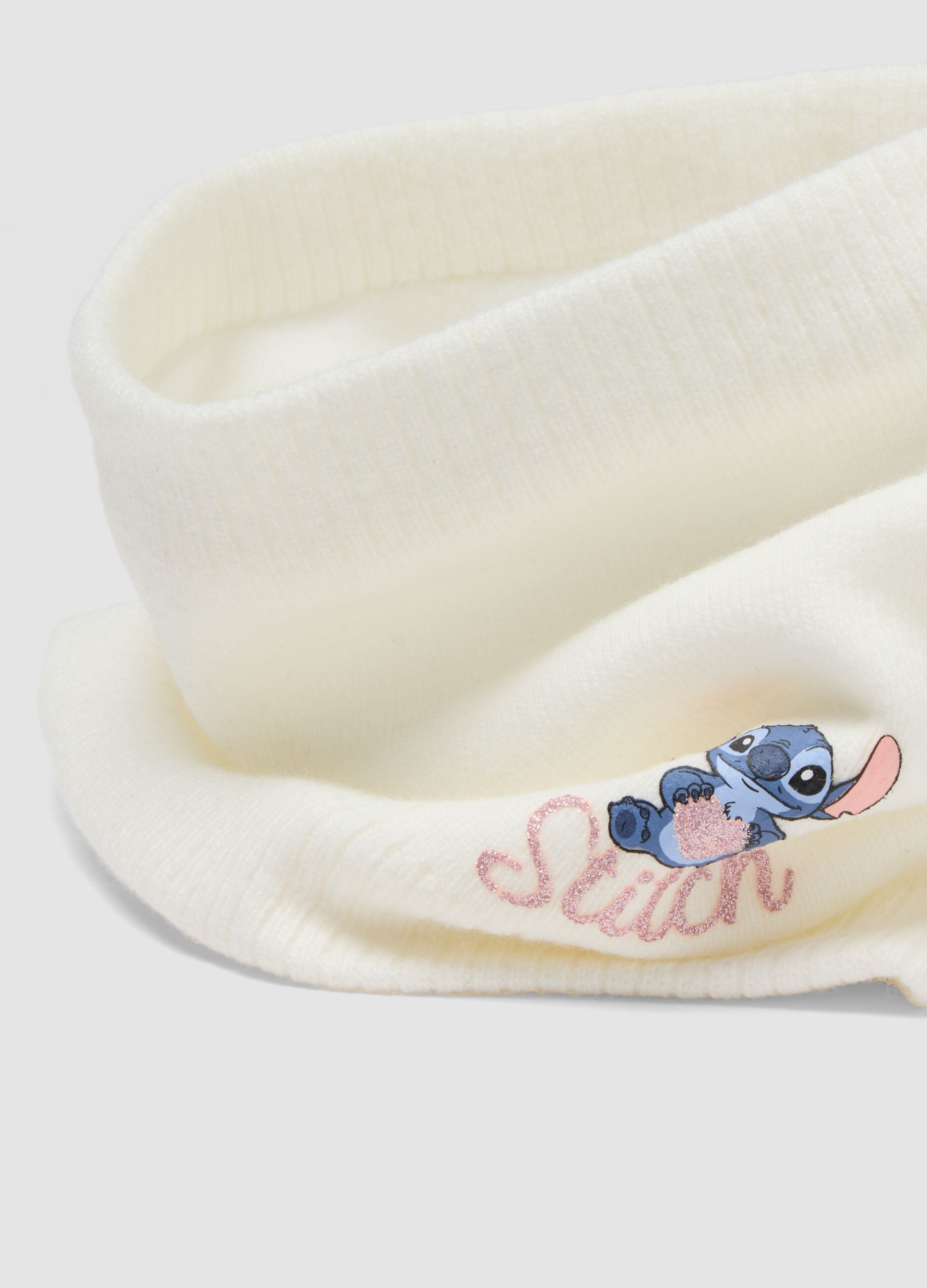 Weisser Schal mit Stitch-Print