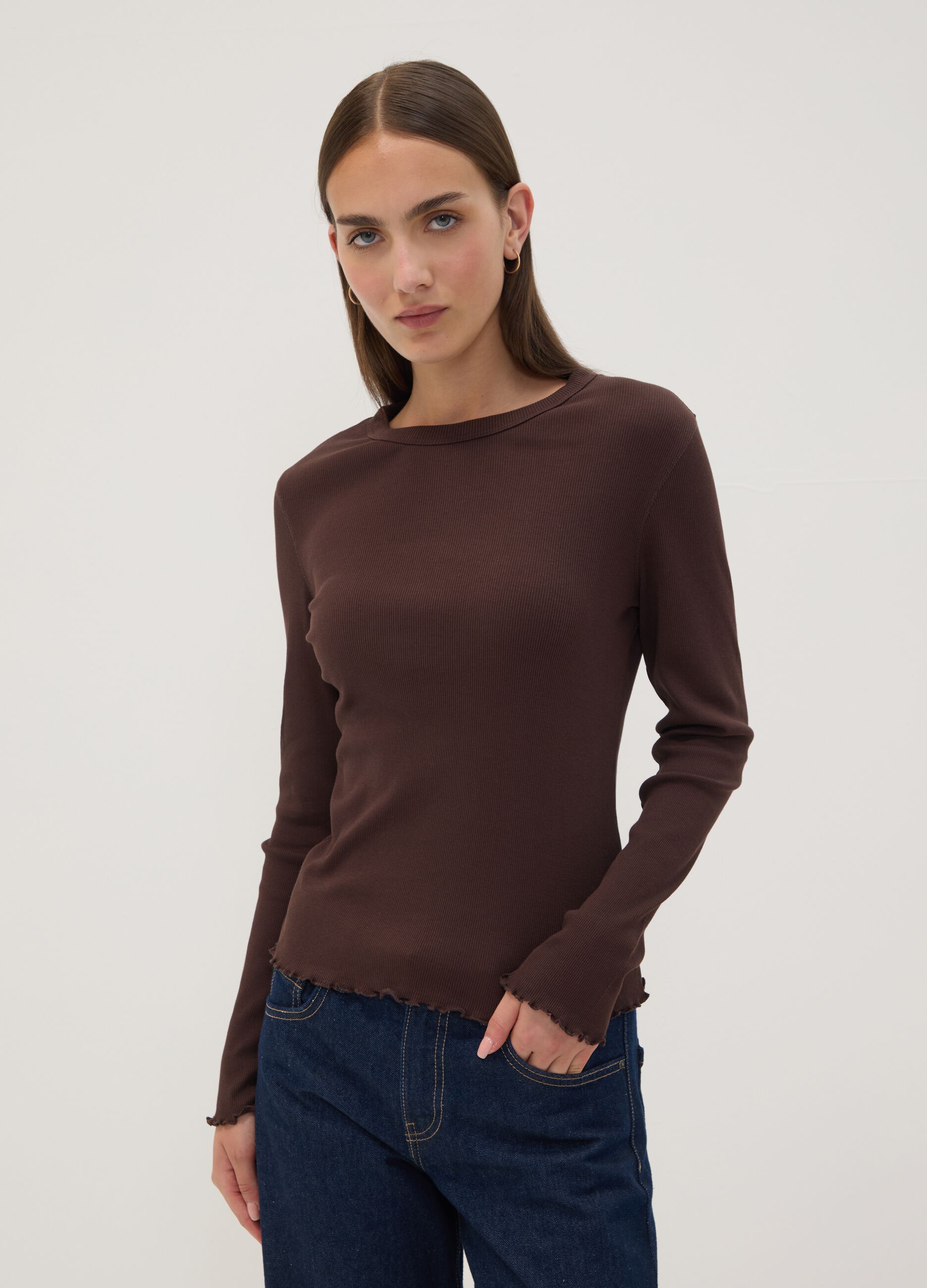 T-shirt marrone in puro cotone a maniche lunghe girocollo regular fit