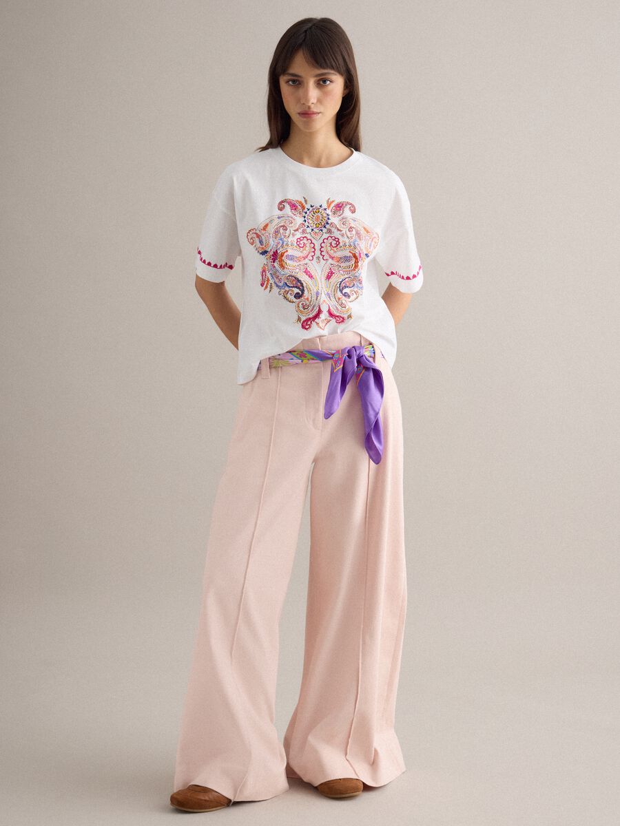 &Lambda;&epsilon;&upsilon;&kappa;ό t-shirt &alpha;&pi;ό &kappa;&alpha;&theta;&alpha;&rho;ό &beta;&alpha;&mu;&beta;ά&kappa;&iota; &kappa;&alpha;&nu;&omicron;&nu;&iota;&kappa;ή &epsilon;&phi;&alpha;&rho;&mu;&omicron;&gamma;ή &mu;&epsilon; &kappa;έ&nu;&tau;&eta;&mu;&alpha;_1