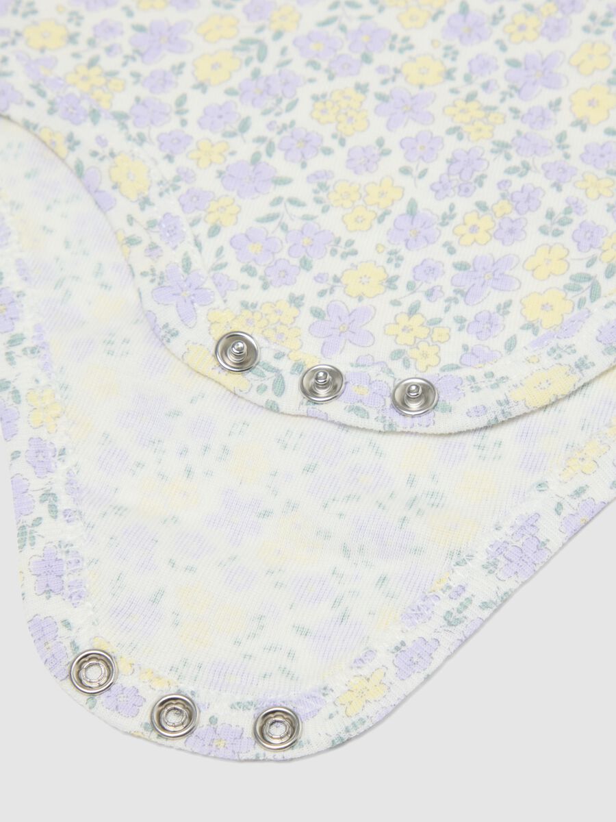 Tripack sleeveless bodysuits in multicolour pure cotton for infant girls_2