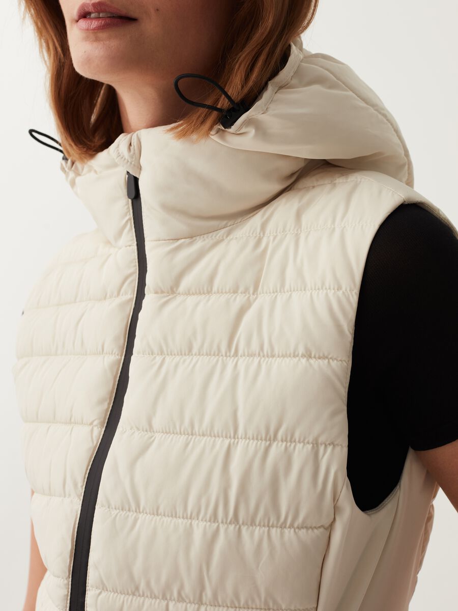 Quilted gilet with hood_3