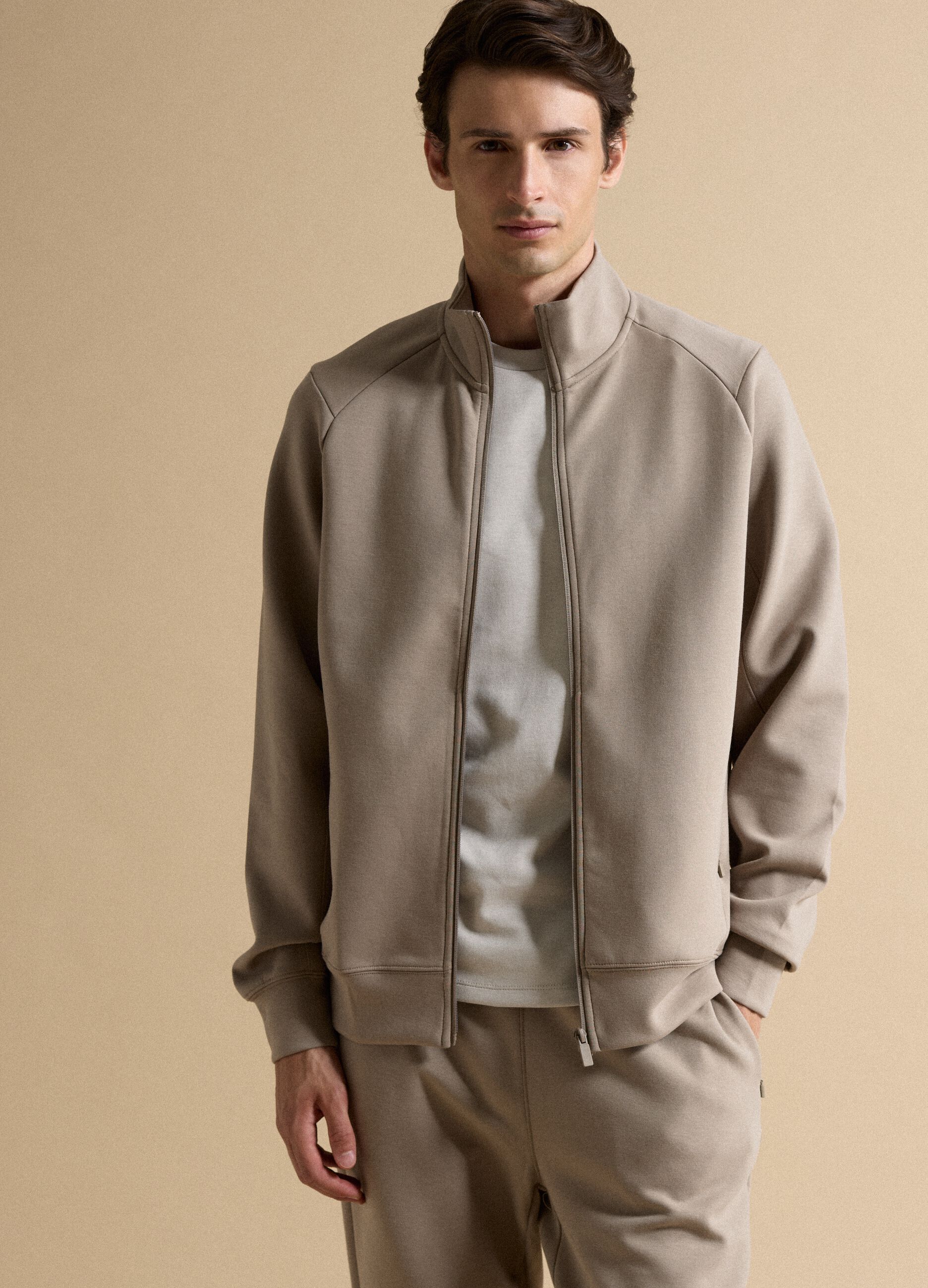 Full-zip beige con colletto in tessuto elasticizzato Easy Dry regular fit