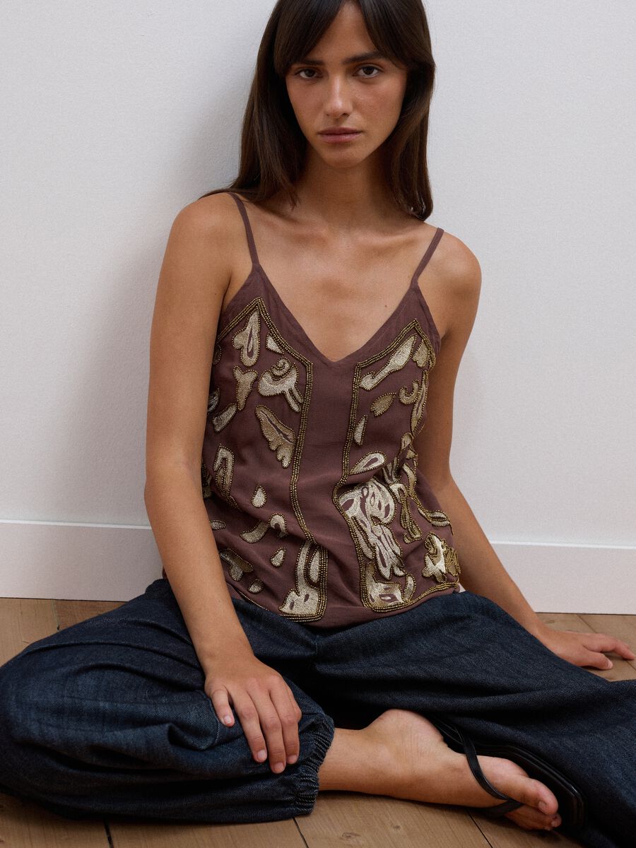 Brown fitted pure viscose top with thin straps and embroidered pattern_0