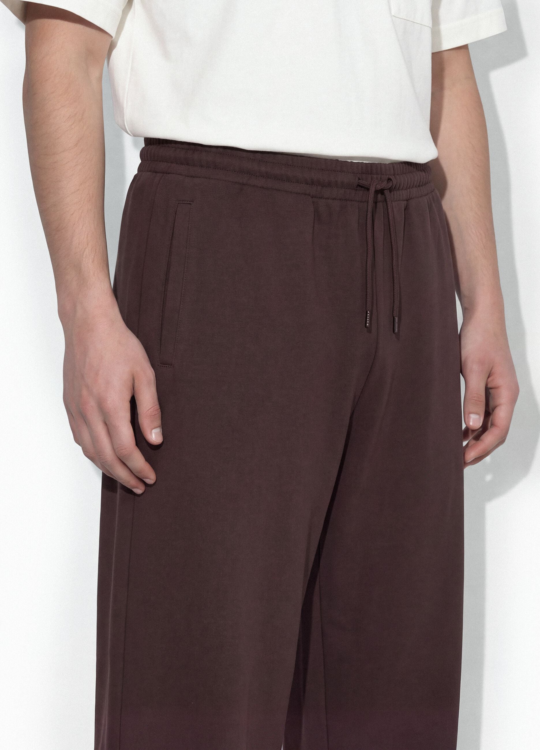 Braune Jogger aus reiner Baumwolle mit elastischem Bund, Oversize-Fit