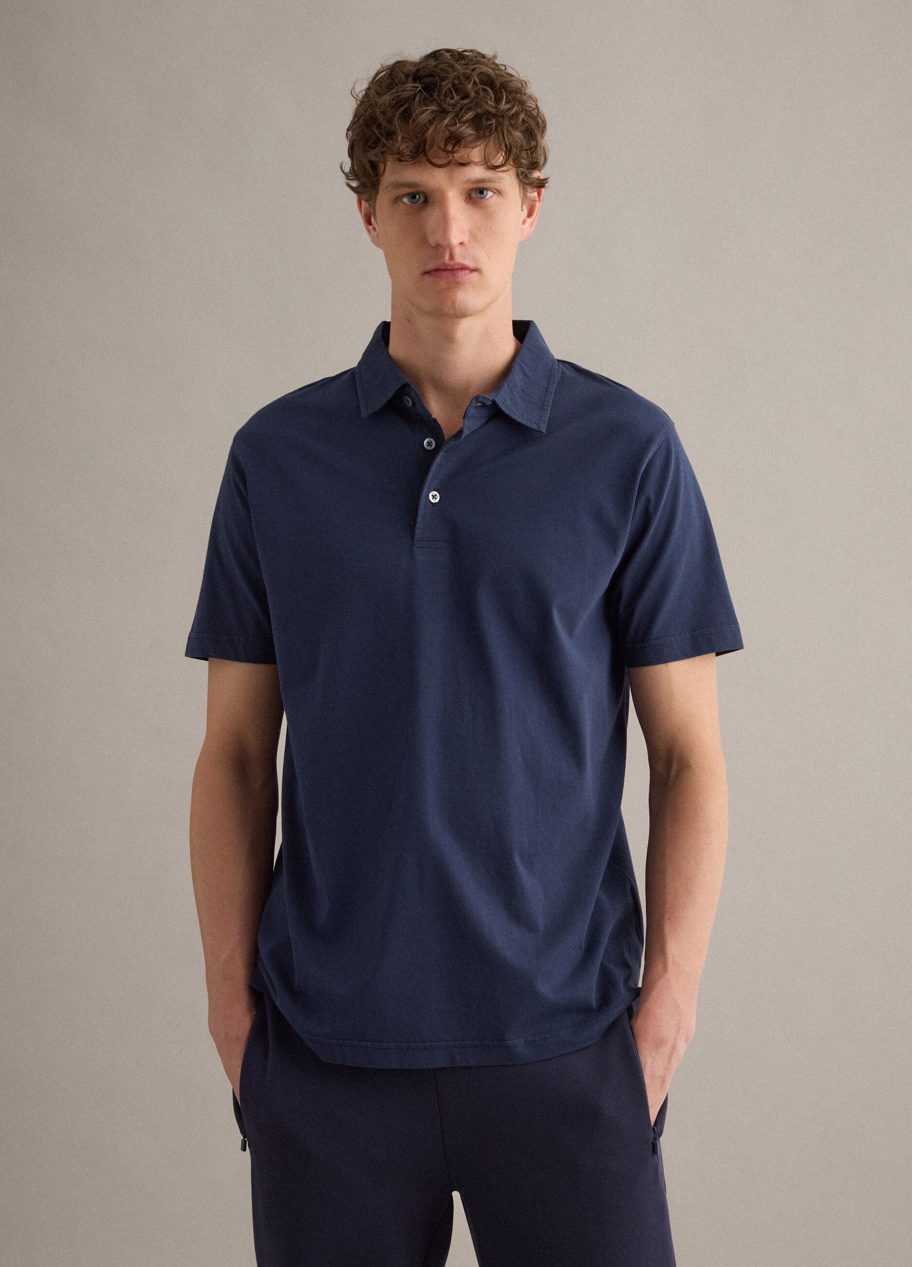 Blaues Poloshirt aus reiner Baumwolle mit kurzen &Auml;rmeln, Regular Fit