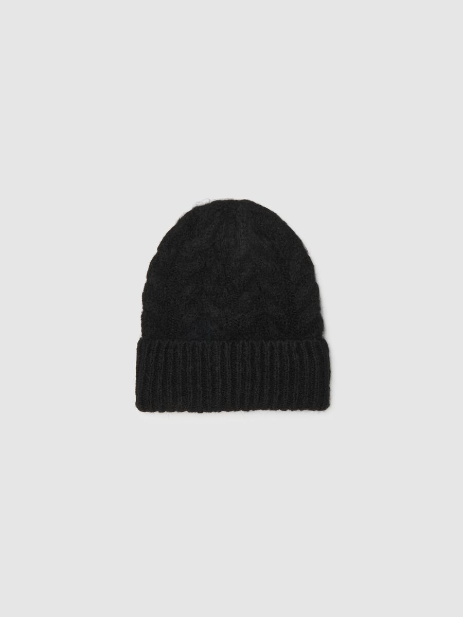 Knitted Black Hat_0
