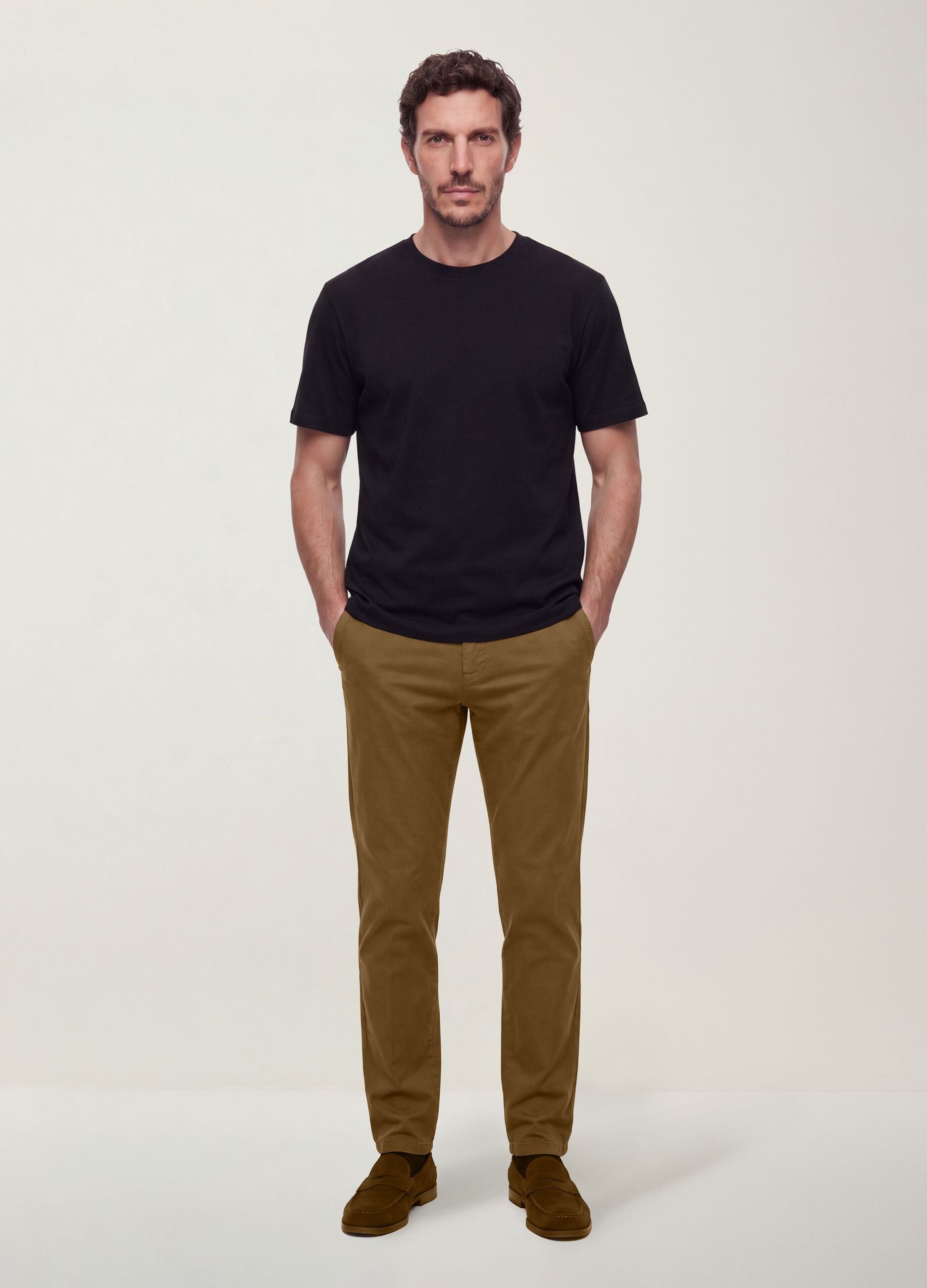 &Mu;&alpha;ύ&rho;&omicron; T-shirt &alpha;&pi;ό 100% &beta;&alpha;&mu;&beta;ά&kappa;&iota;, &kappa;&omicron;&nu;&tau;&omicron;&mu;ά&nu;&iota;&kappa;&omicron;, relaxed fit