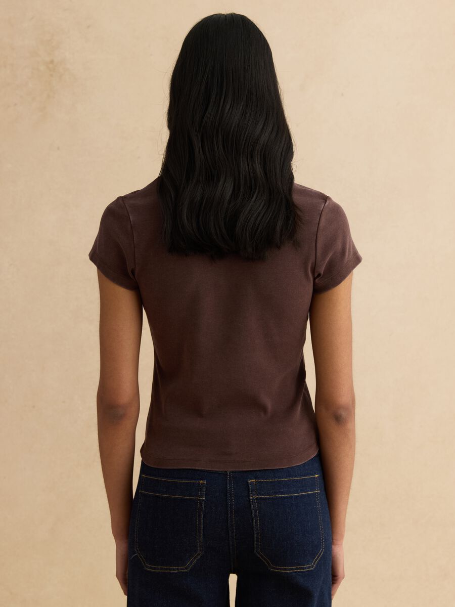 Brown fitted stretch cotton T-shirt_3