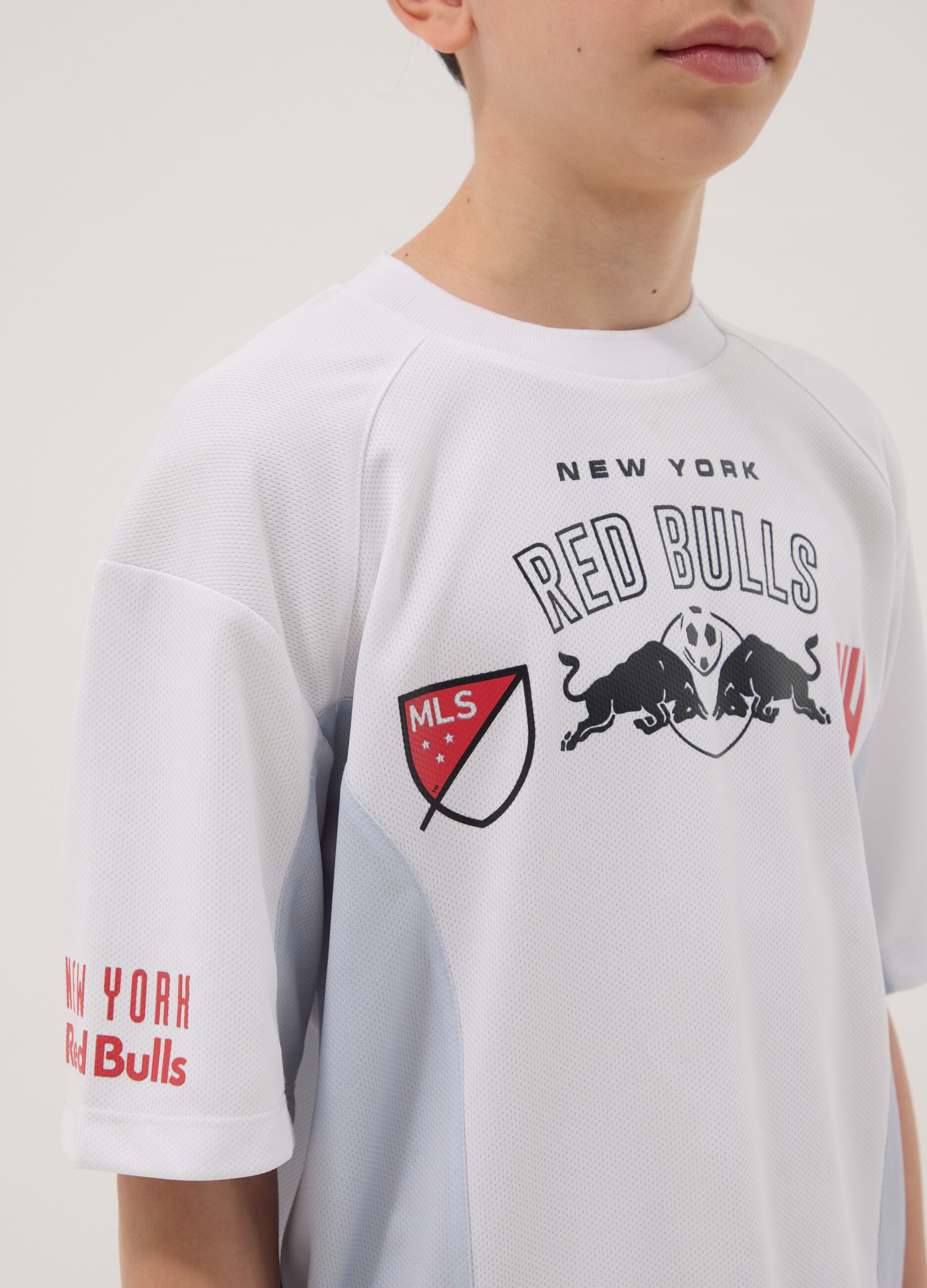 White oversized fit T-shirt with Red Bulls logo