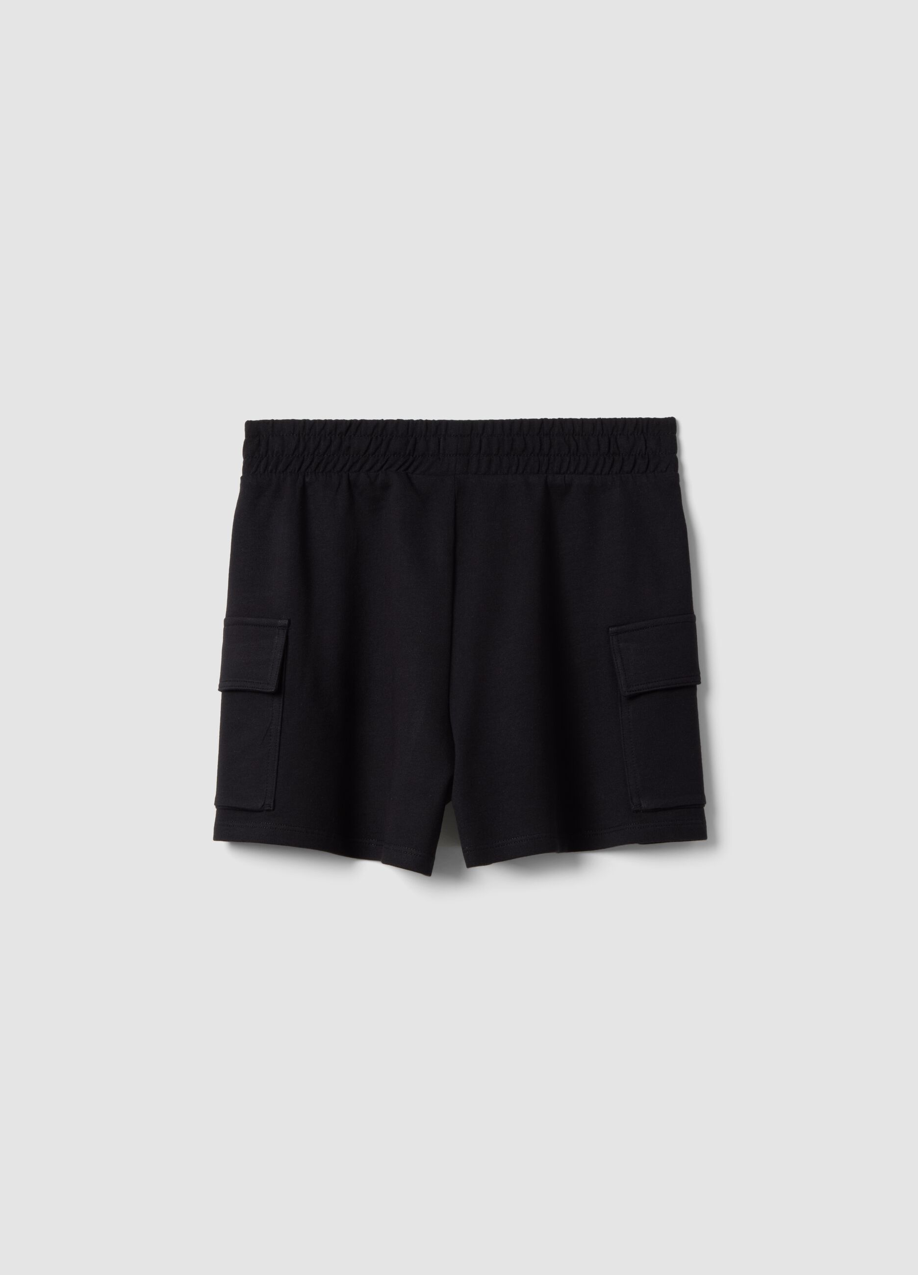 Shorts cargo negros de mezcla de algod&oacute;n para ni&ntilde;as con ajuste relajado
