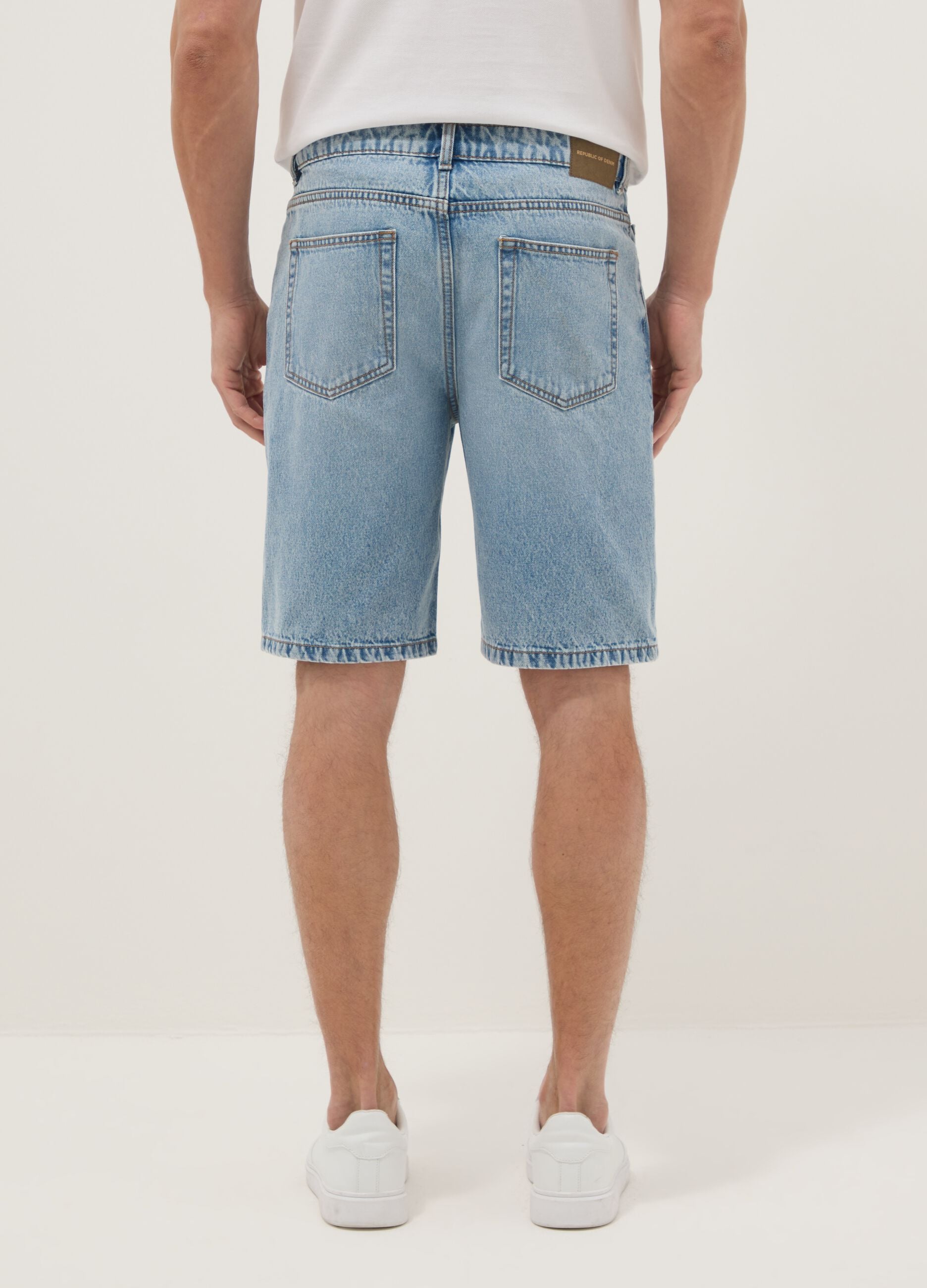 Light blue denim Bermuda shorts in pure cotton, regular fit